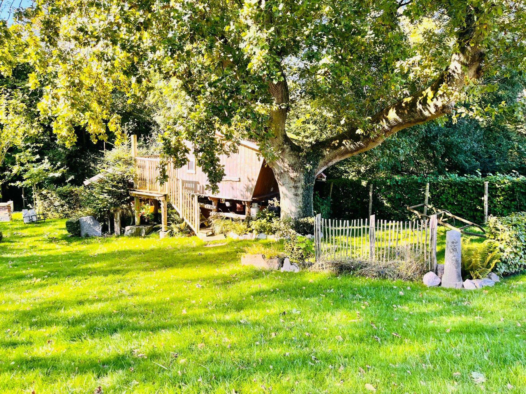 La Cabane Perchee Du Trappeur Écrainville Dış mekan fotoğraf