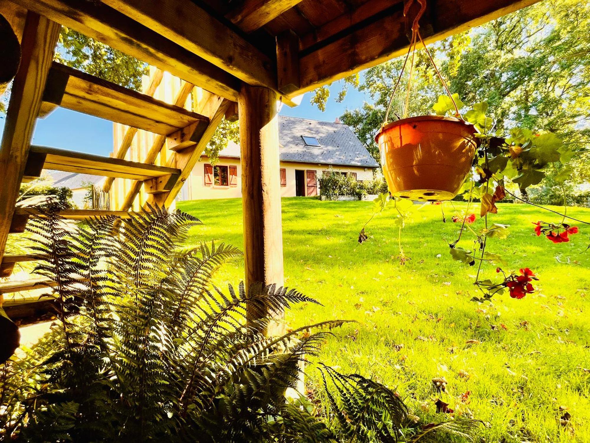 La Cabane Perchee Du Trappeur Écrainville Dış mekan fotoğraf