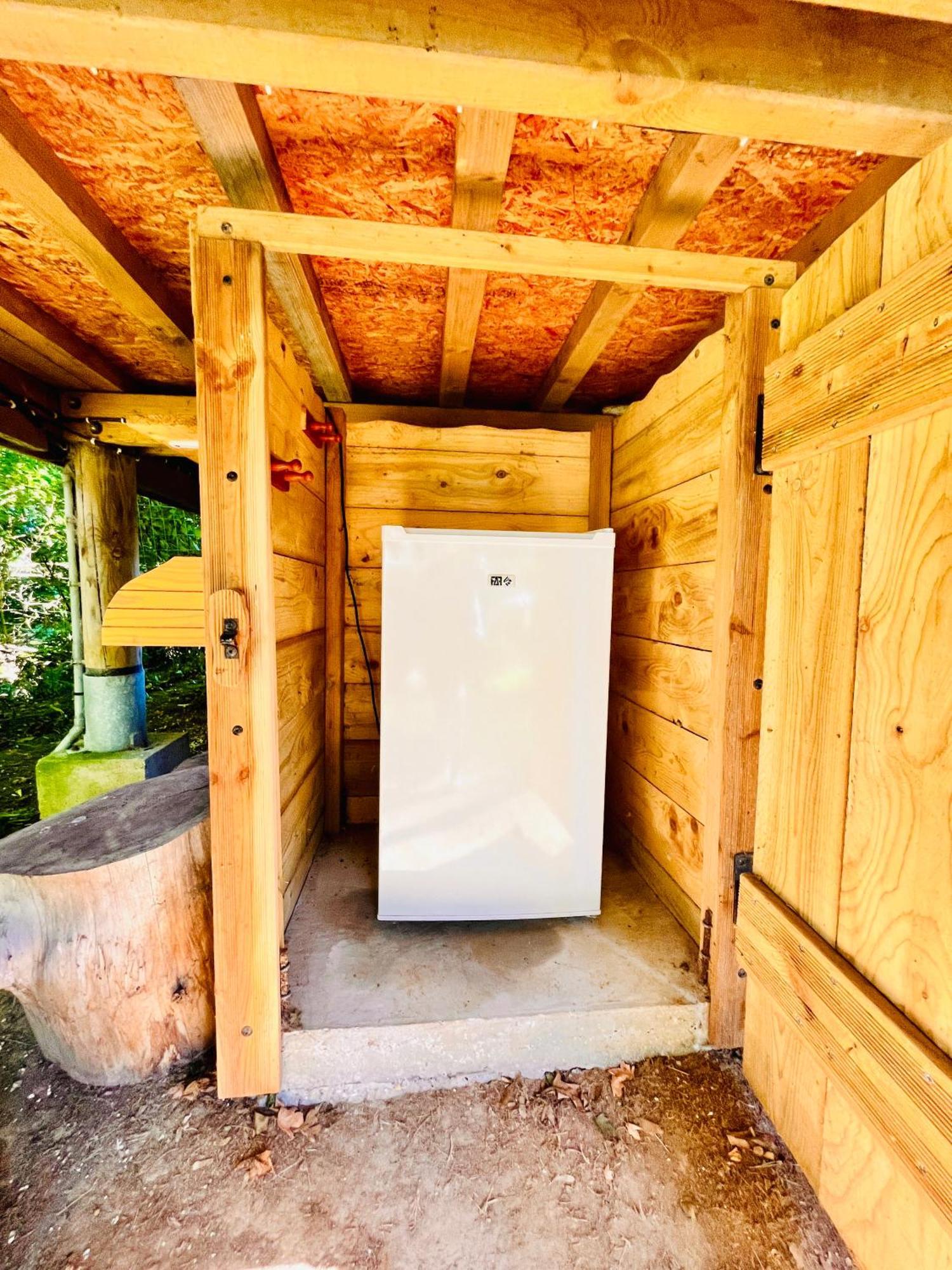 La Cabane Perchee Du Trappeur Écrainville Dış mekan fotoğraf