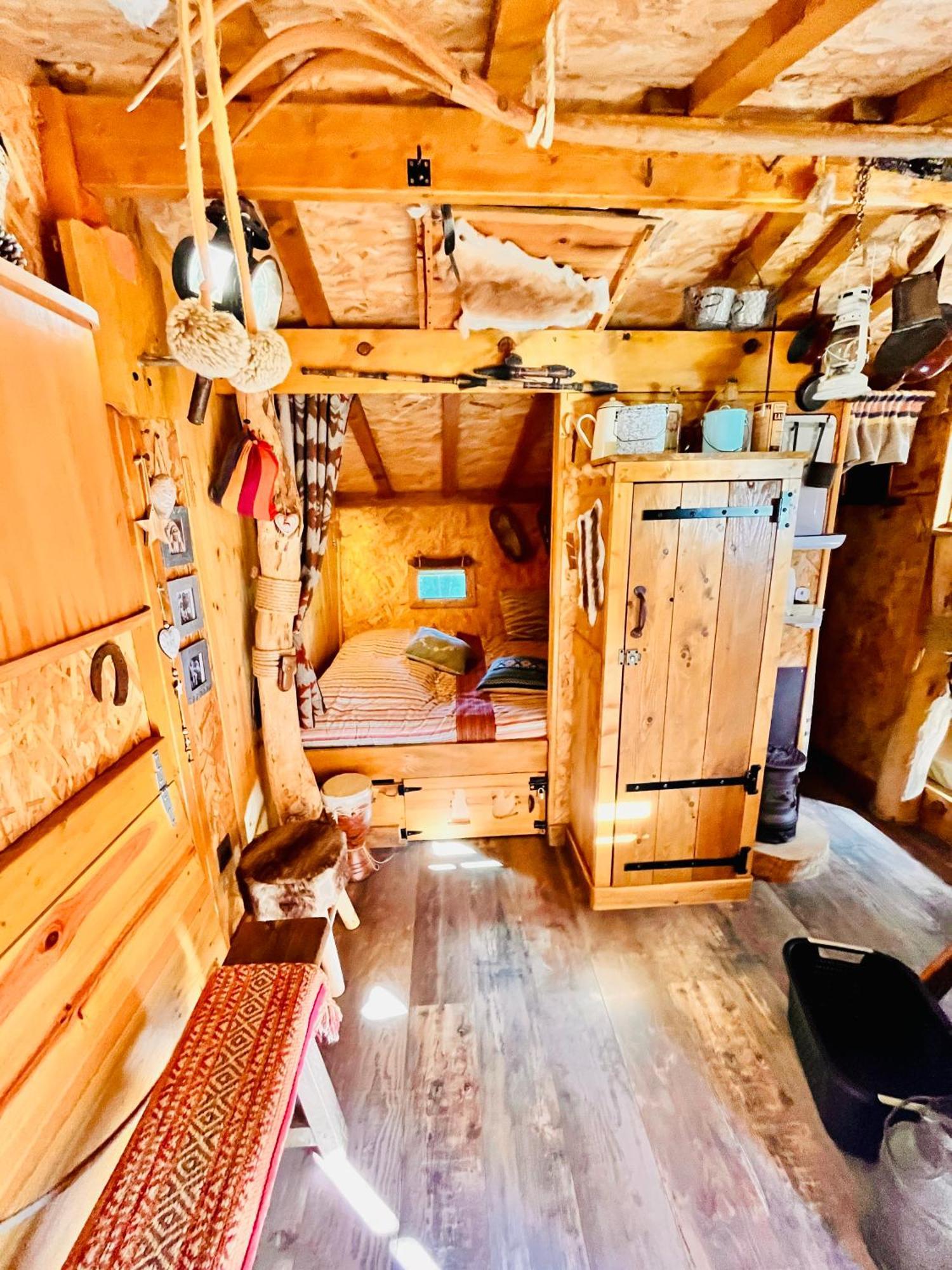La Cabane Perchee Du Trappeur Écrainville Dış mekan fotoğraf