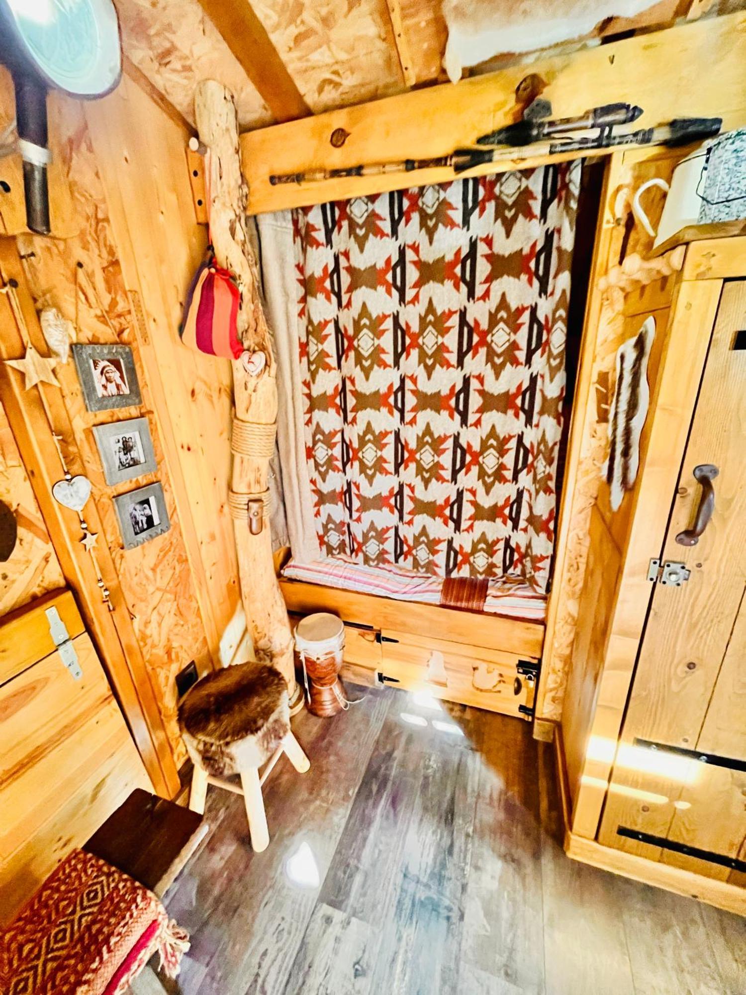 La Cabane Perchee Du Trappeur Écrainville Dış mekan fotoğraf